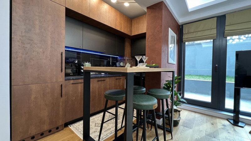 Unirii bloc 2023, apartament mobilat complet, terasa, gradina si garaj !