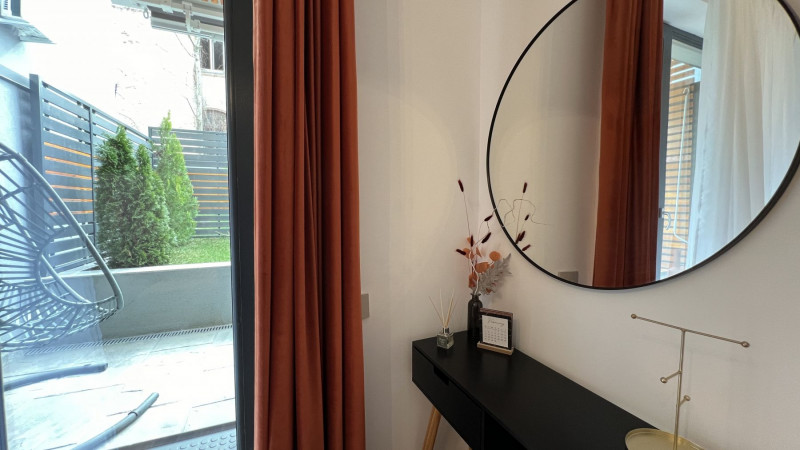 Unirii bloc 2023, apartament mobilat complet, terasa, gradina si garaj !