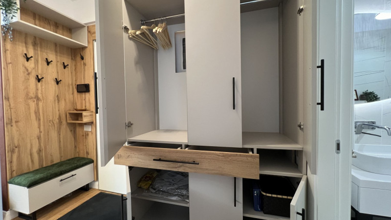 Unirii bloc 2023, apartament mobilat complet, terasa, gradina si garaj !