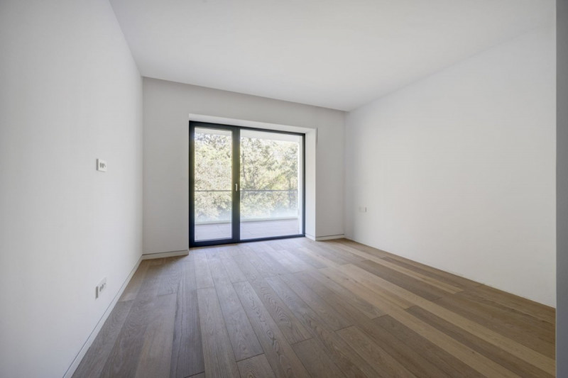 Apartament 4 camere, 349 mp total utili, grădină 231 mp – la liziera pădurii