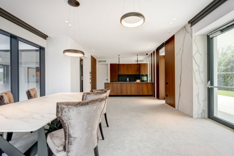 Apartament 5 camere, 211 mp, proiect imobiliar modern, in inima padurii Baneasa