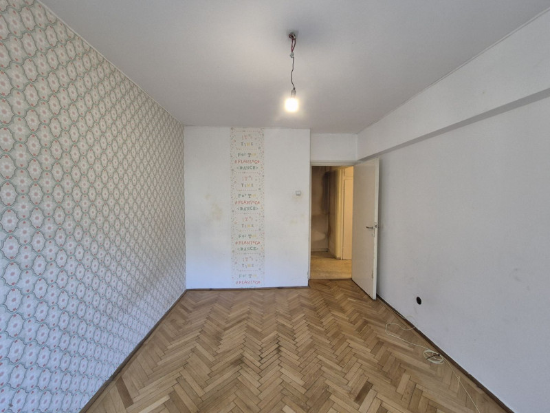 Apartament pe Bulevardul Basarabia, aproape de Parcul Național 