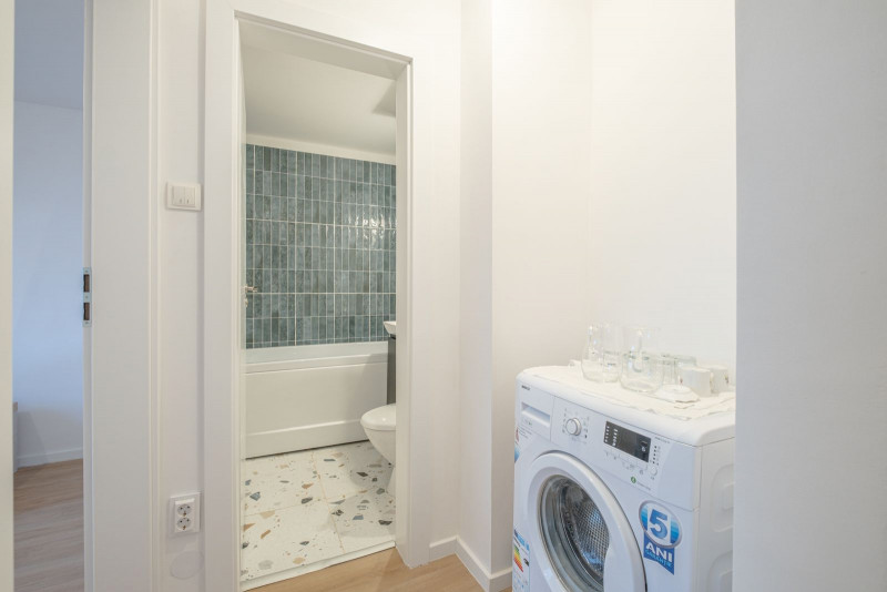 Apartament renovat complet Romancierilor