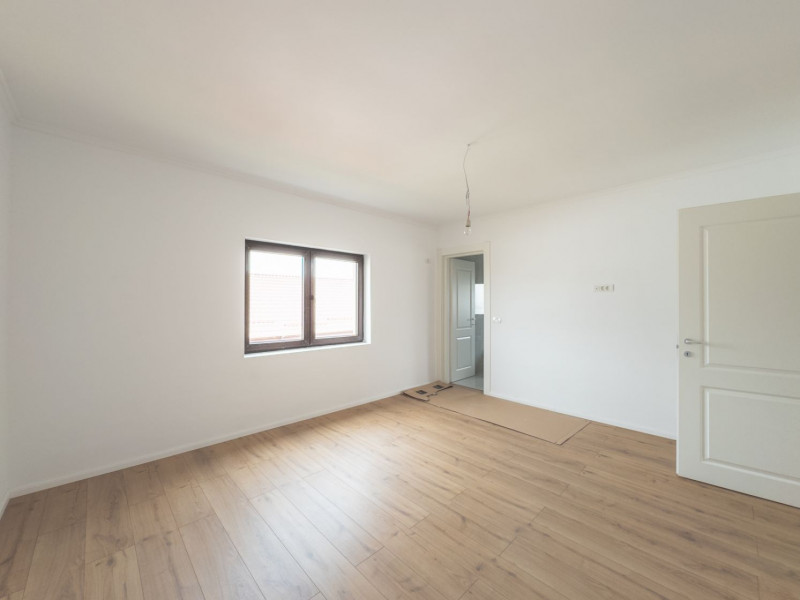 Casa recent finisata in Tunari