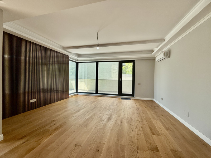 Unirii, 4 camere si  2 parcari  de la dezvoltator