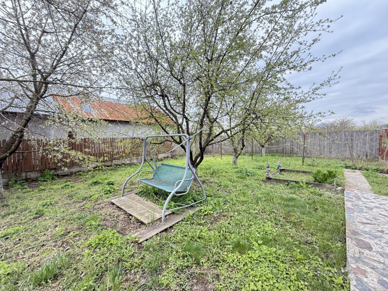 Snagov Izvorani casa locuibila cu livada de pomi fructiferi