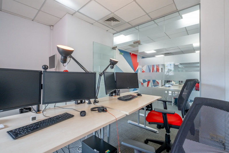 Cladire de birouri disponibila pentru inchiriere – 500mp utili, curte privata