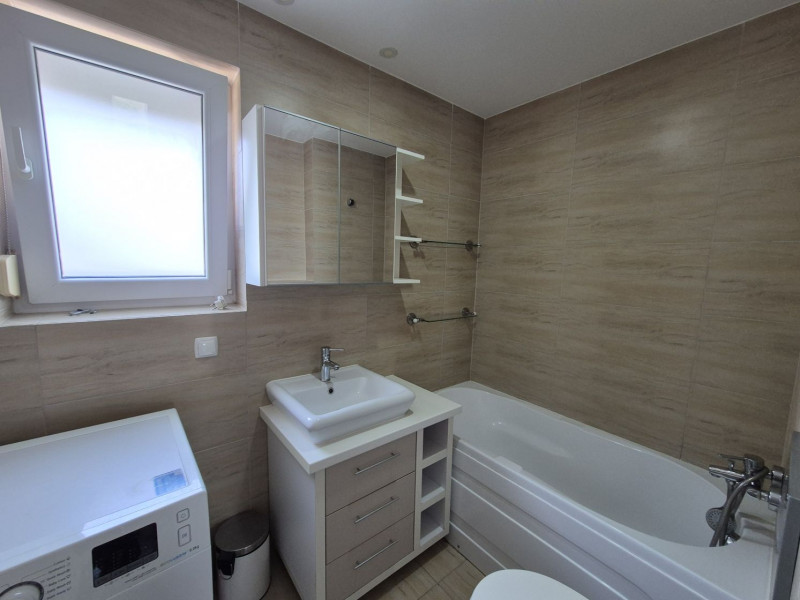 Casa 4 camere de vanzare în Cosmopolis 