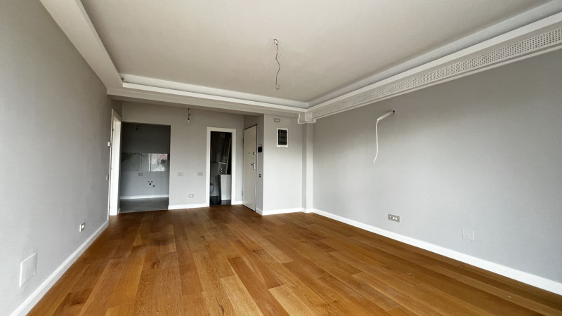 Unirii, apartament cu terasa spre SUD, gata de mutat