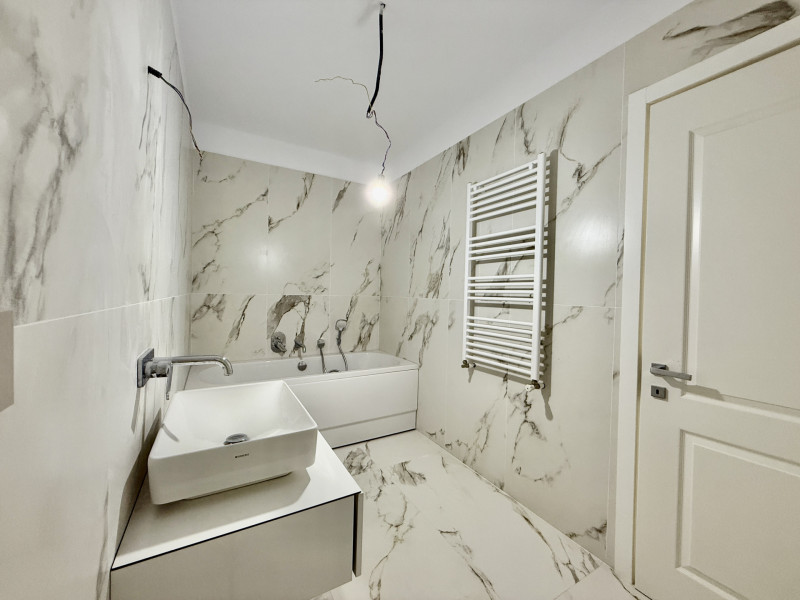 Unirii, apartament cu terasa spre SUD, gata de mutat