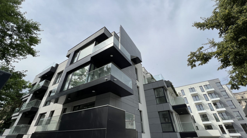 Unirii, apartament cu terasa spre Est