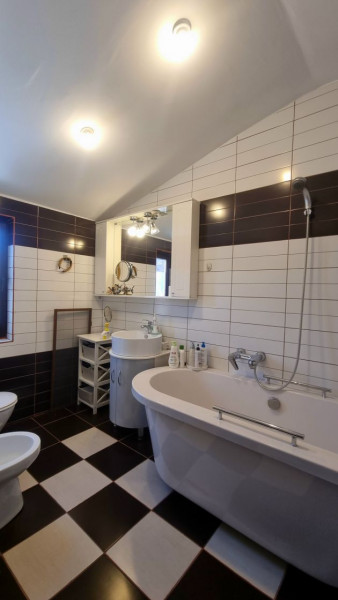 Vânzare apartament 4 camere de lux – vedere la mare, zona Primăria Constanța / C