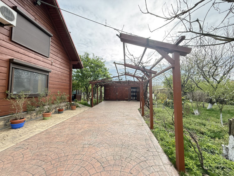 Fundulea, la 300m de acces A2,  casa P+M locuibila, gradina superba !