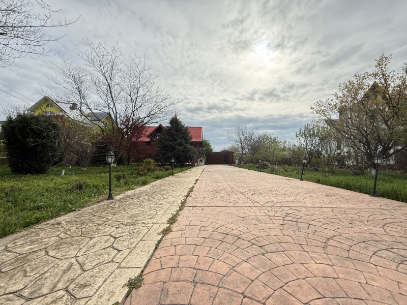 Fundulea, la 300m de acces A2,  casa P+M locuibila, gradina superba !