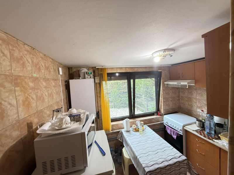 Fundulea, la 300m de acces A2,  casa P+M locuibila, gradina superba !