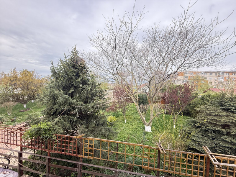 Fundulea, la 300m de acces A2,  casa P+M locuibila, gradina superba !