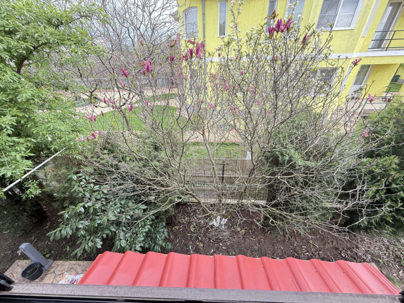 Fundulea, la 300m de acces A2,  casa P+M locuibila, gradina superba !