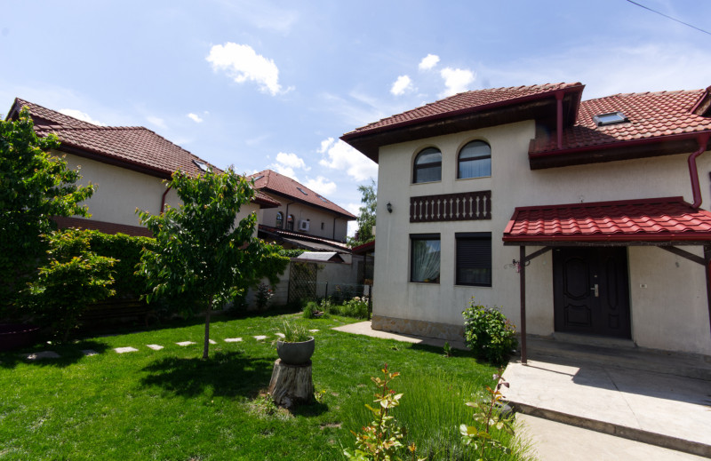 Tunari vila ideală pentru familie, cu curte mare , parcare si barbeque 