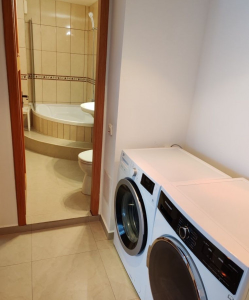 Închiriere apartament de 3 camere zona Unirii