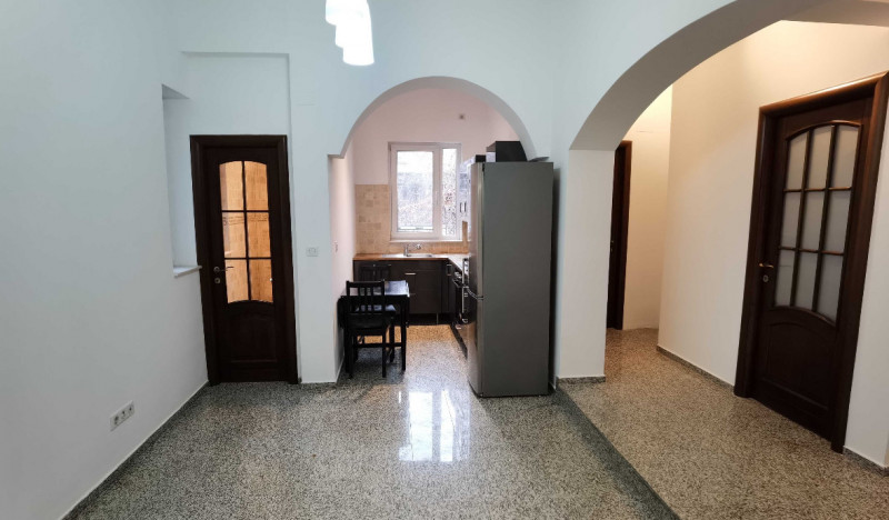 Vânzare apartament de 3 camere Vilă Cotroceni