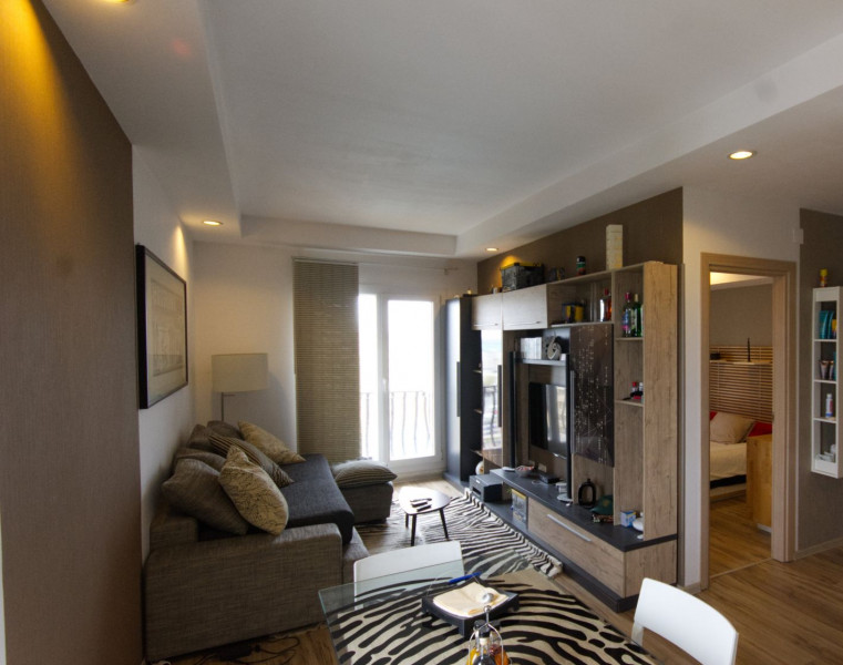 Apartament 2 camere de vânzare în Cosmopolis, mobilat, utilat  boxa inclusa 