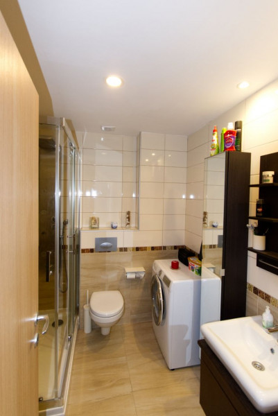Apartament 2 camere de vânzare în Cosmopolis, mobilat, utilat  boxa inclusa 