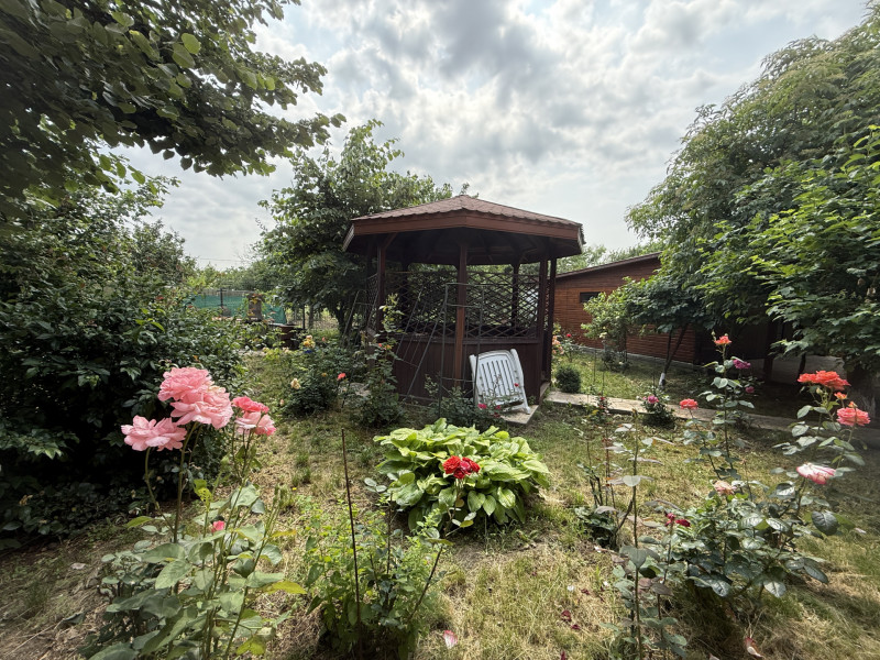 Fundulea,VEZI VIDEO!  la 300m de A2,  casa P+M locuibila, gradina superba !