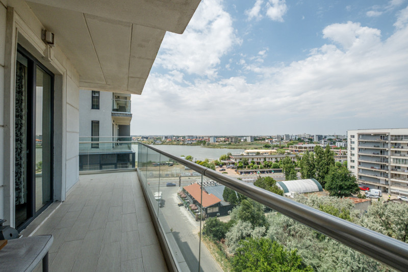 Apartament cu vedere dubla – mare si lac – in inima statiunii Mamaia