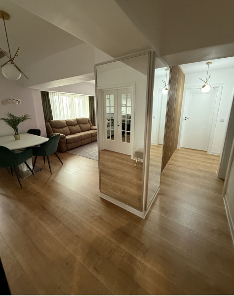 Vânzare apartament de 3 camere Bulevardul Unirii