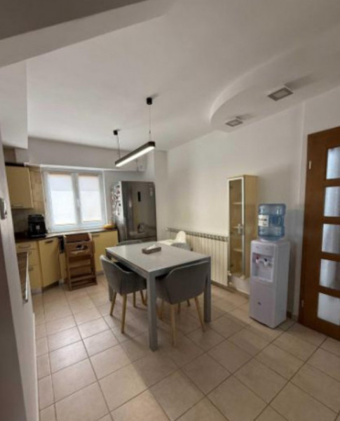 Vânzare apartament de 3 camere Piața Unirii
