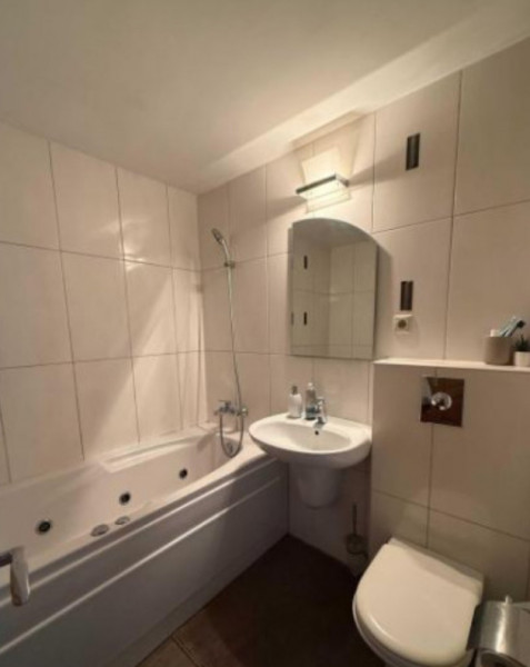 Vânzare apartament de 3 camere Piața Unirii