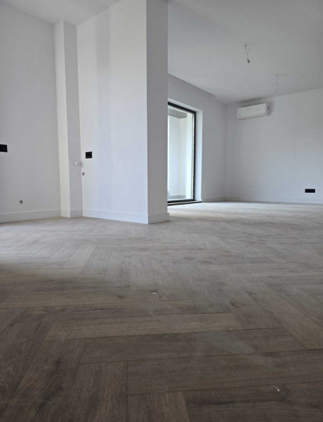 Vânzare apartament de 3 camere bloc nou Dristor