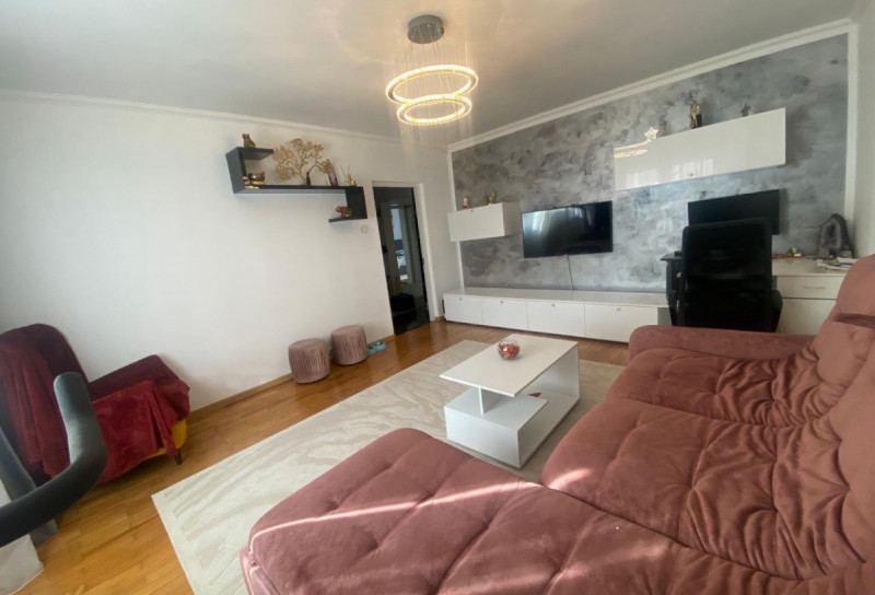 Vânzare apartament de 3 camere 13 Septembrie 