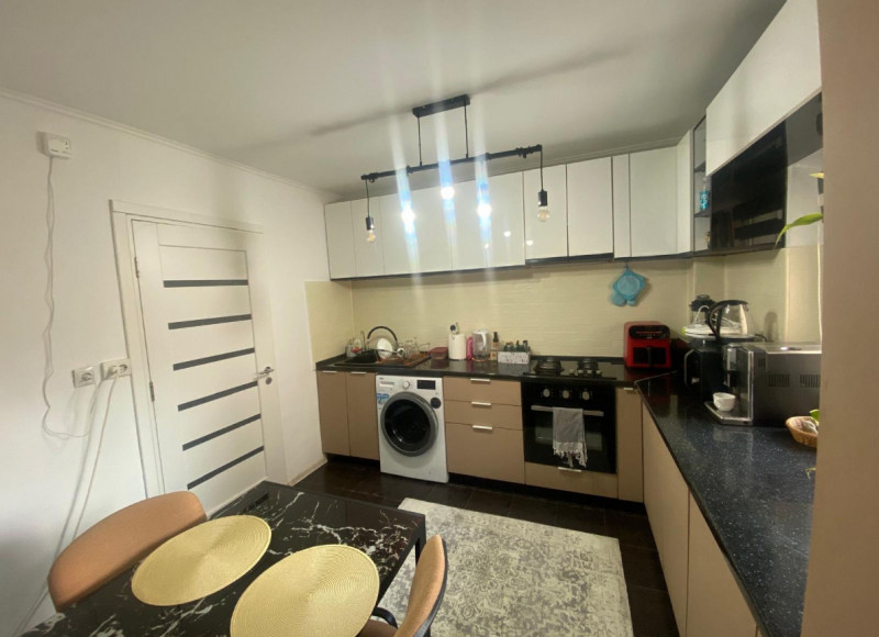 Vânzare apartament de 3 camere 13 Septembrie 