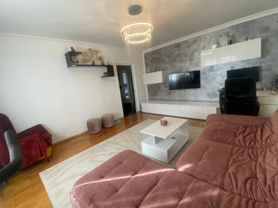 Vânzare apartament de 3 camere 13 Septembrie 