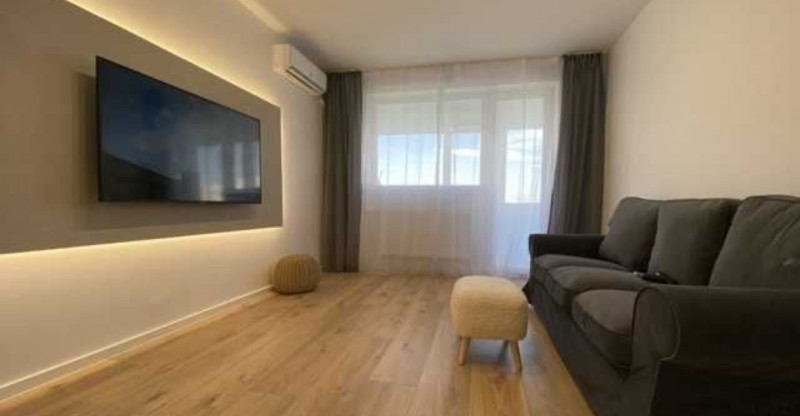 Vânzare apartament de 3 camere Drumul Taberei- Râul Doamnei 