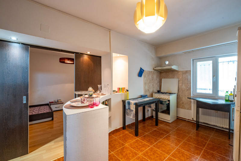 Garsonieră decomandată – la parter – Rahova (Str. Sebastian / Calea Rahovei)