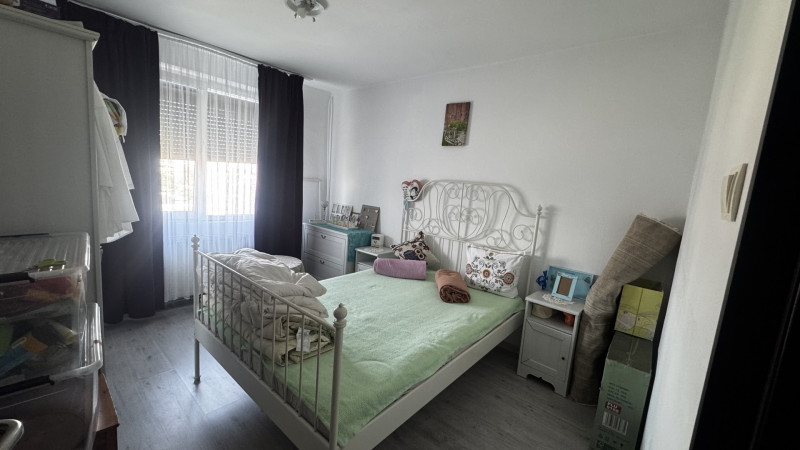 Vânzare apartament de 3 camere Gorjului