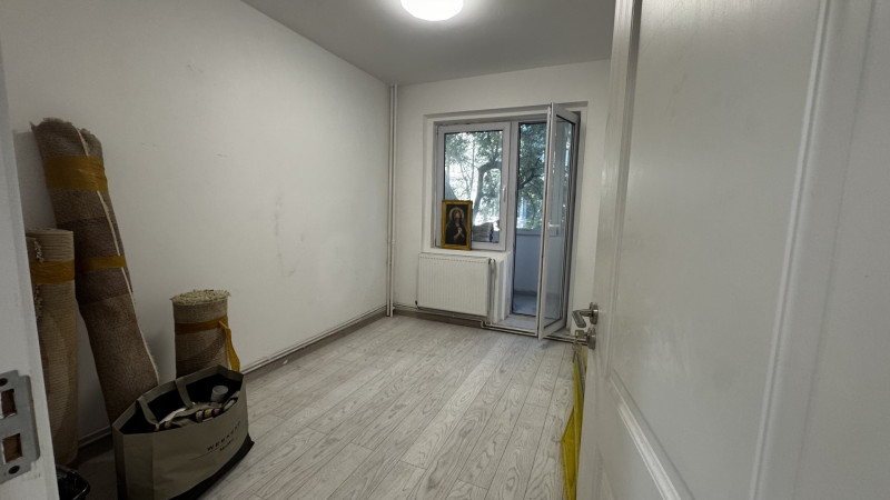 Vânzare apartament de 3 camere Gorjului- Apusului