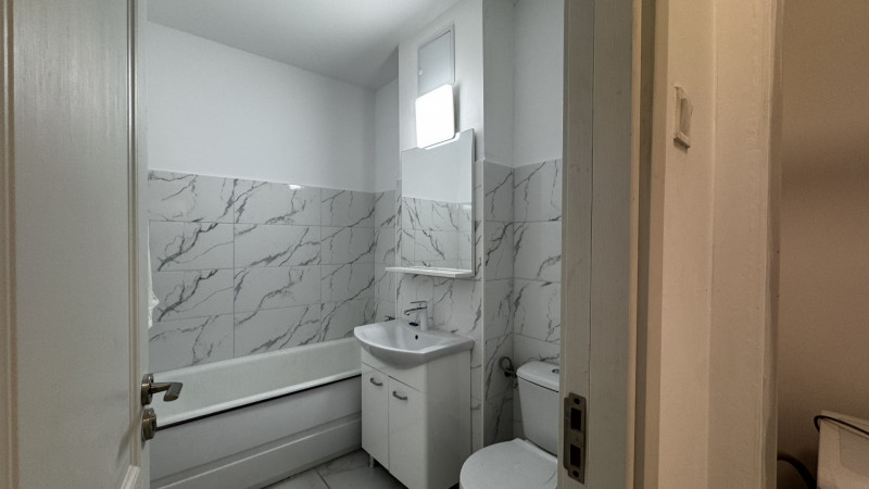 Vânzare apartament de 3 camere Gorjului- Apusului