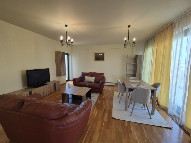 Un penthouse pe doua niveluri – spațiu, lumina și liniște