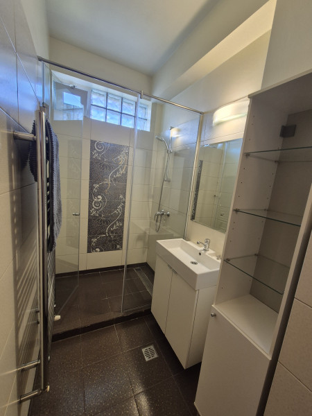 Un penthouse pe doua niveluri – spațiu, lumina și liniște