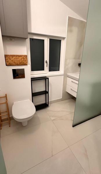 Închiriere apartament de 3 camere Eroilor- vis a vis de Facultatea de Medicină 