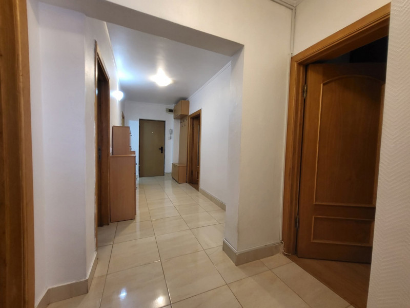 Închiriere apartament de 3 camere Timpuri Noi