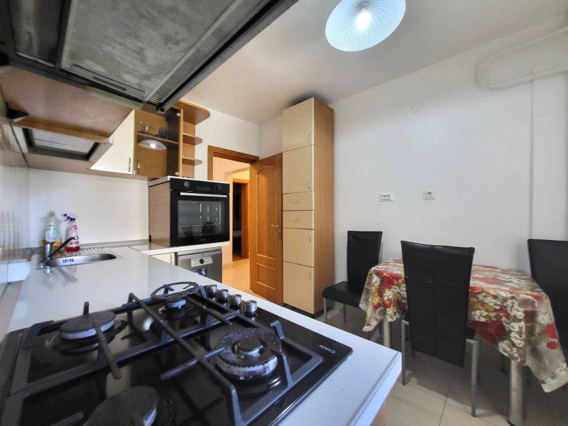 Închiriere apartament de 3 camere Timpuri Noi