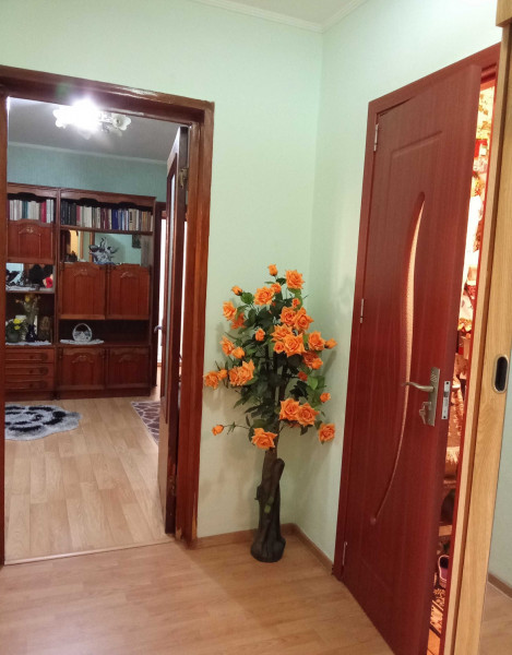 Vânzare apartament de 4 camere Apărătorii Patriei - Spitalul Bagdasar 