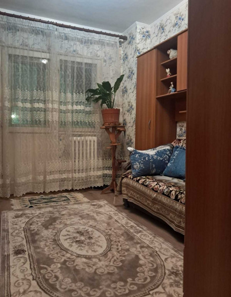 Vânzare apartament de 4 camere Apărătorii Patriei - Spitalul Bagdasar 