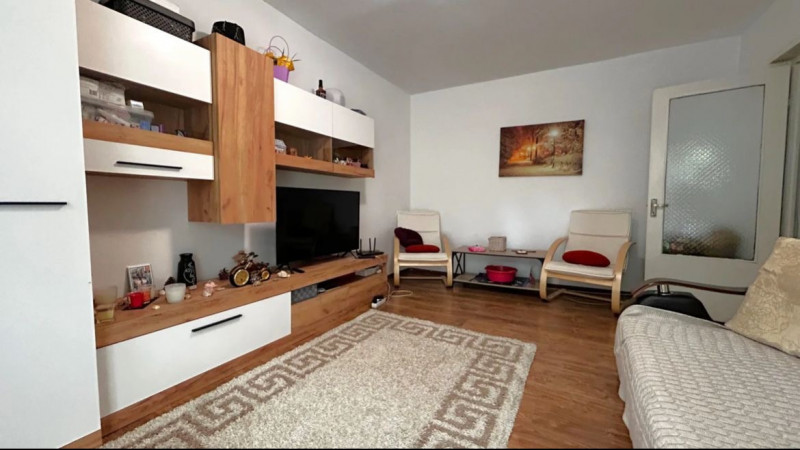 Vânzare apartament de 3 camere Lujerului-5 min metrou 