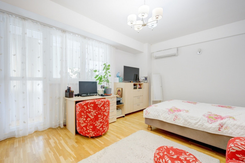 Vânzare apartament de 4 camere Piața Floreasca