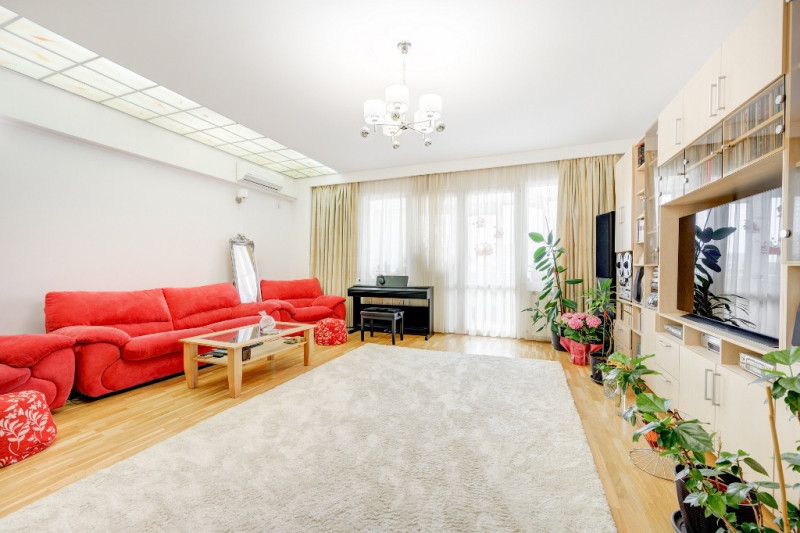 Vânzare apartament de 4 camere Piața Floreasca
